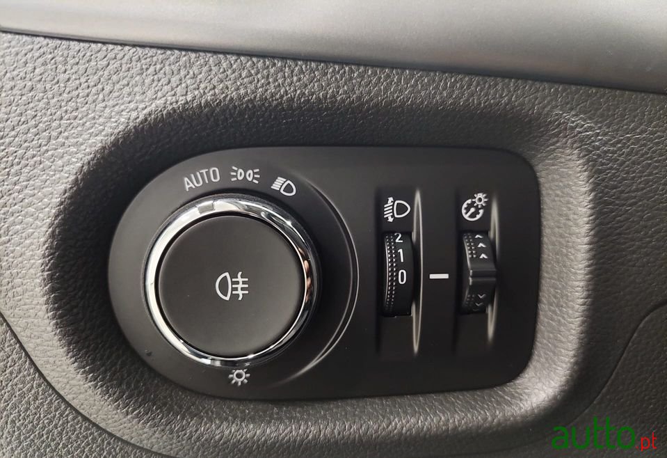 2017' Opel Astra photo #6