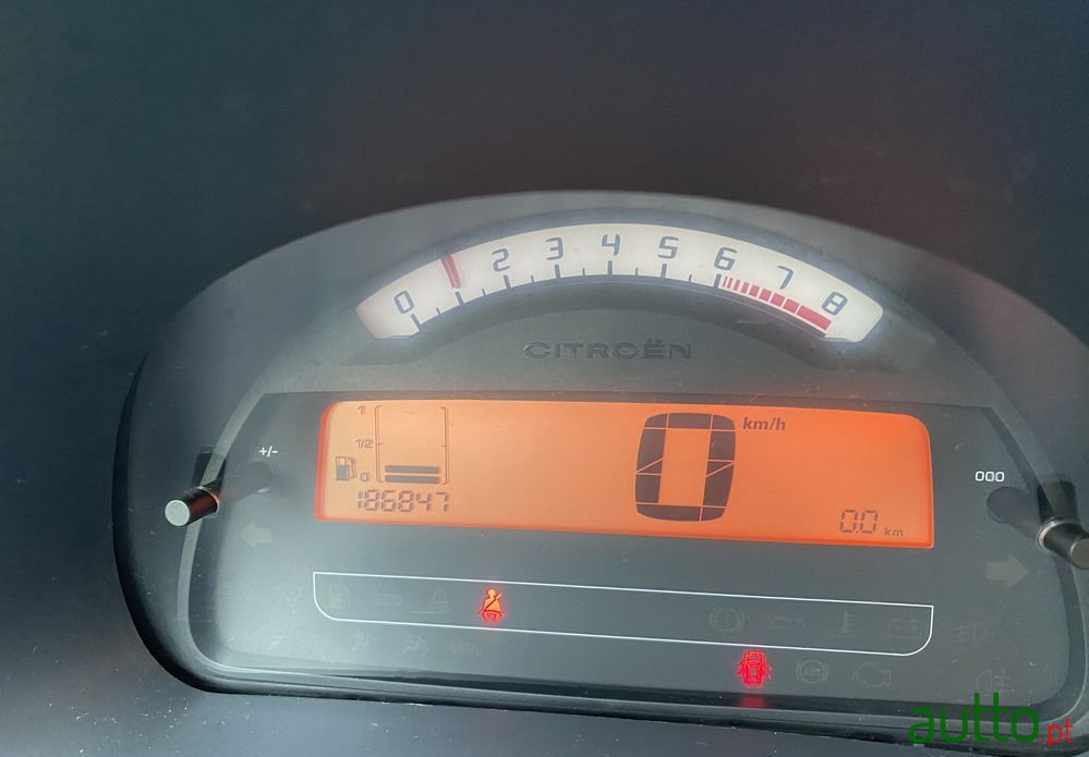 2006' Citroen C2 1.1 photo #4