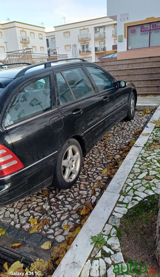 2004' Mercedes-Benz Classe C Cdi Avantgarde Aut. photo #3