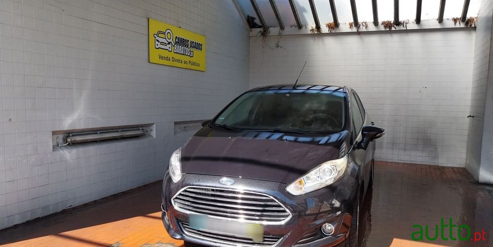 2015' Ford Fiesta photo #1