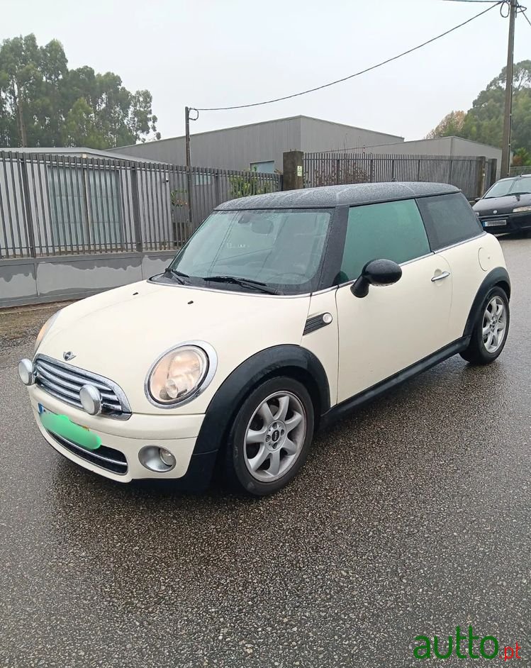 2009' MINI Cooper D photo #1