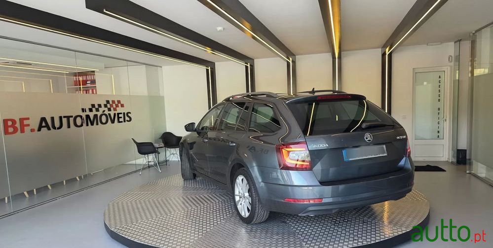 2017' Skoda Octavia Break photo #4