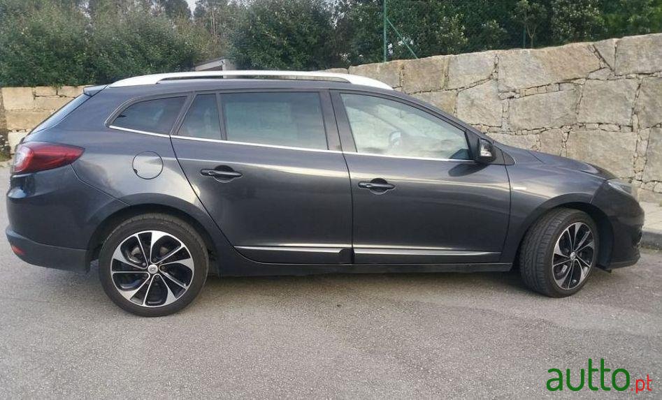 2014' Renault Megane Sport Tourer photo #3