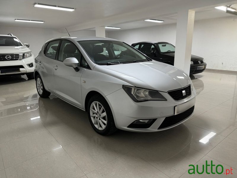 2013' SEAT Ibiza 1.6 Tdi Style photo #2