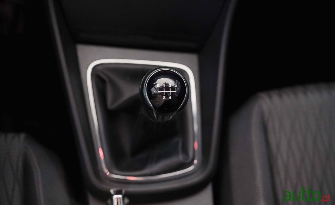 2015' SEAT Leon St photo #3