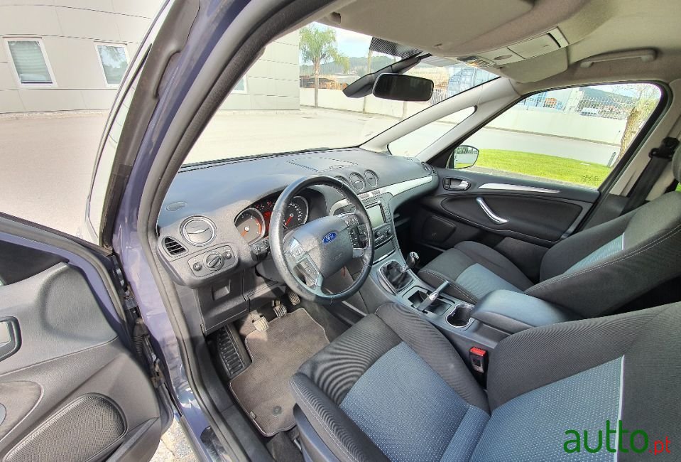 2015' Ford S-Max photo #5