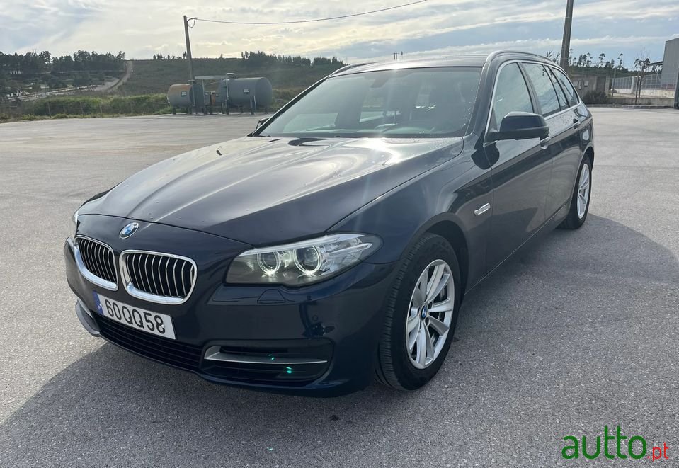 2015' BMW 520 photo #1