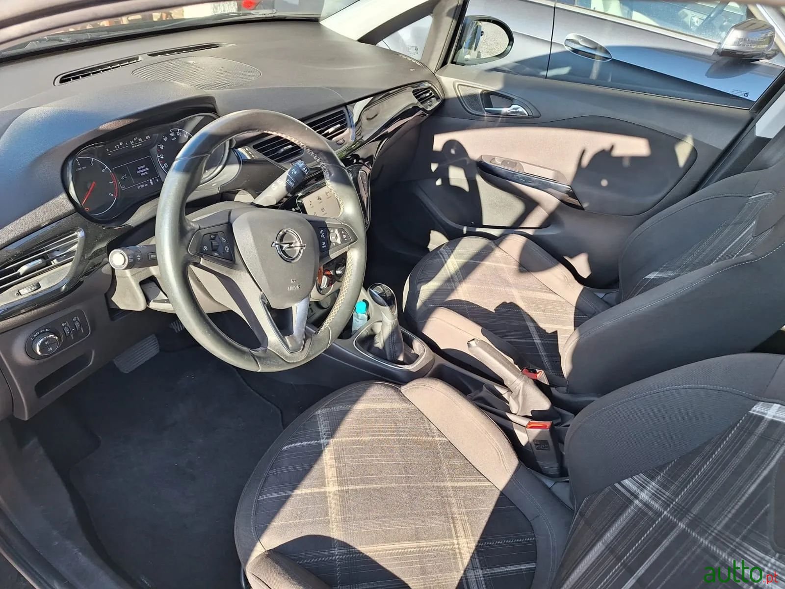 2015' Opel Corsa photo #4