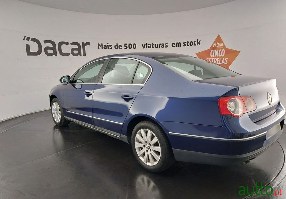 2005' Volkswagen Passat photo #3