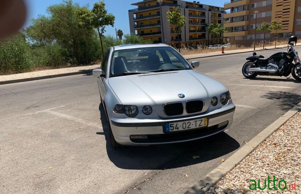 2002' BMW Compact photo #2