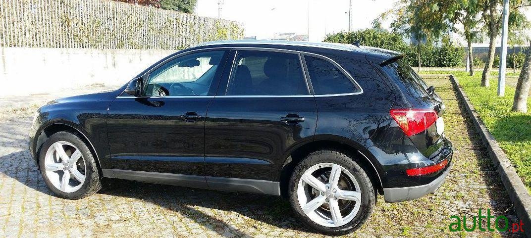 2009' Audi Q5 2.0 Tdi S-Tronic photo #2