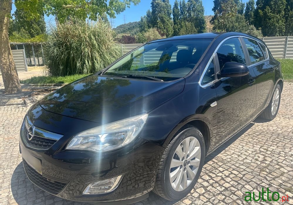 2010' Opel Astra 1.7 Cdti Enjoy photo #1