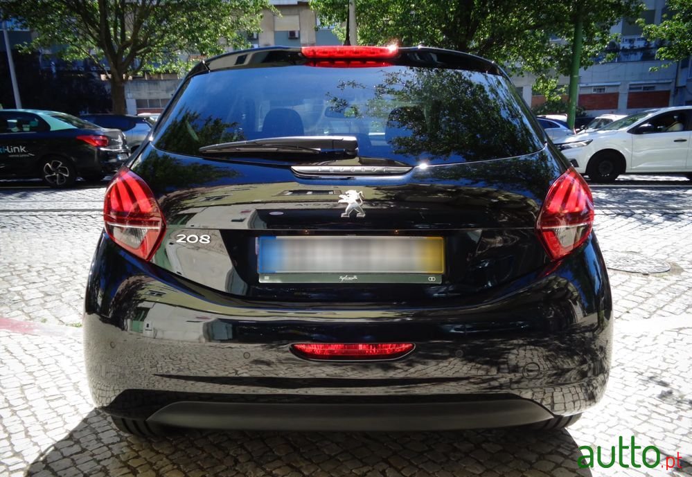 2019' Peugeot 208 photo #6