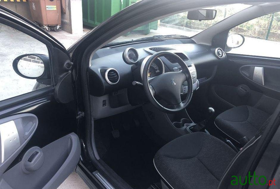 2012' Peugeot 107 Sportium (Full Extras) photo #1