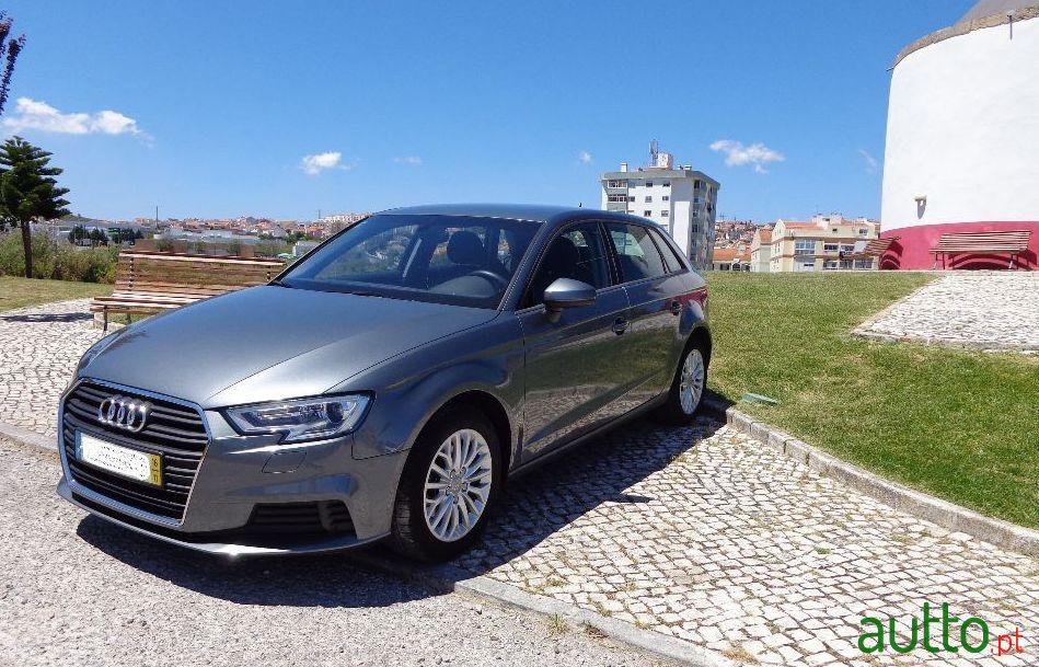 2016' Audi A3 Sportback photo #1