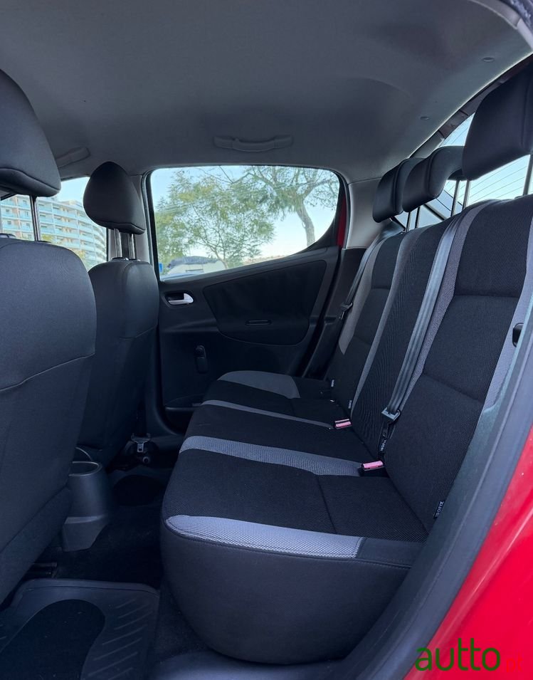 2009' Peugeot 207 photo #5