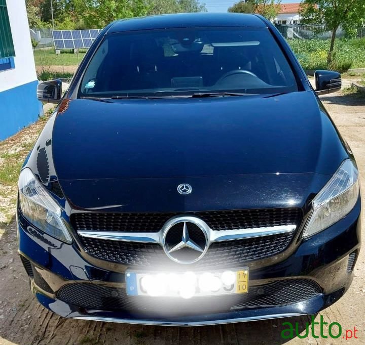 2017' Mercedes-Benz A-200 photo #5