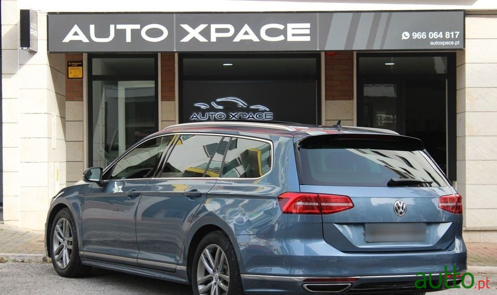 2016' Volkswagen Passat Variant photo #2