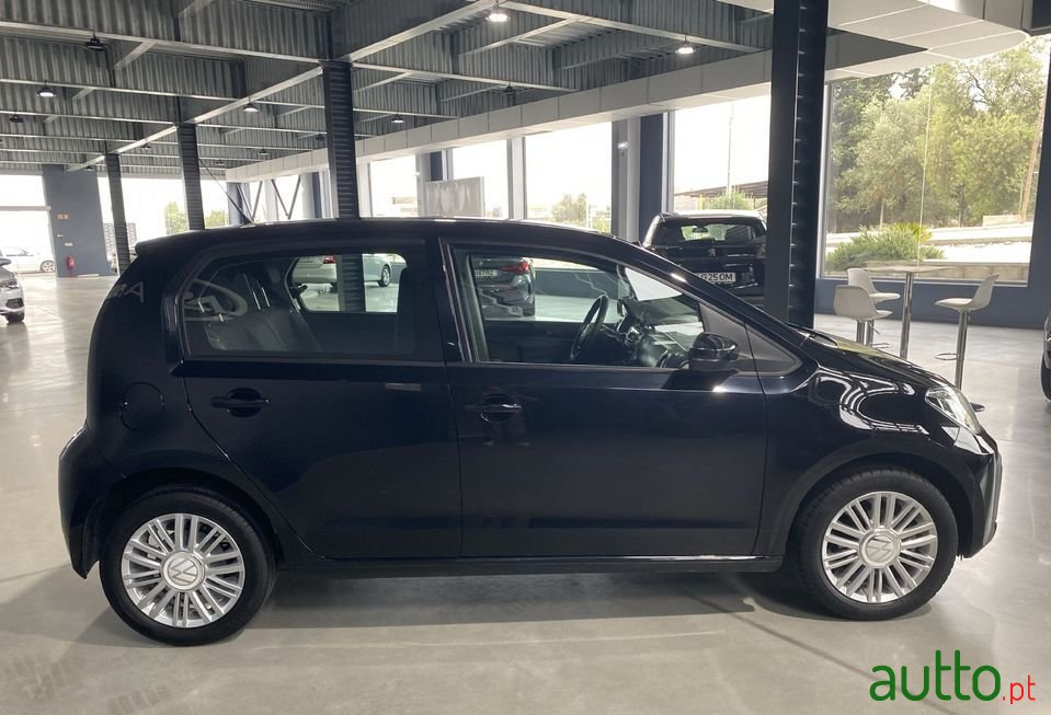 2020' Volkswagen Up photo #5