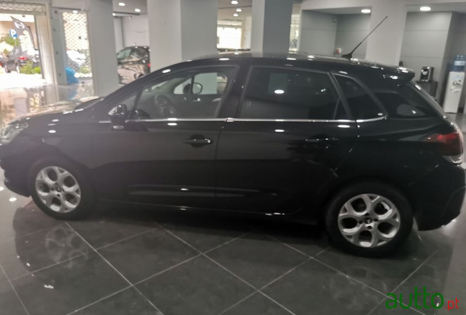 2017' Citroen C4 photo #4