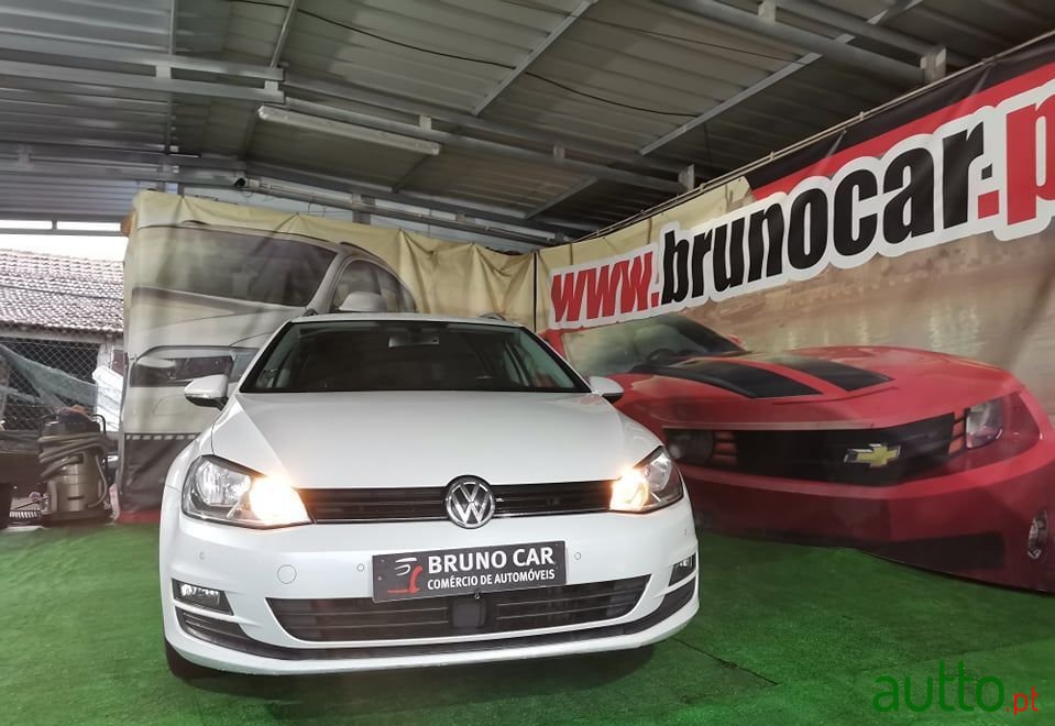 2015' Volkswagen Golf Variant photo #2