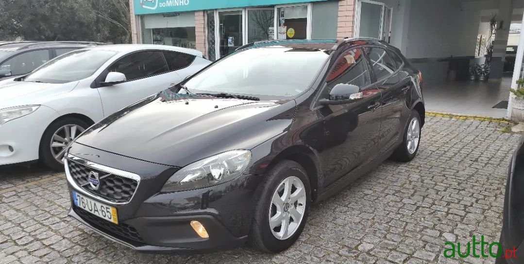 2013' Volvo V40 Cross Country photo #4