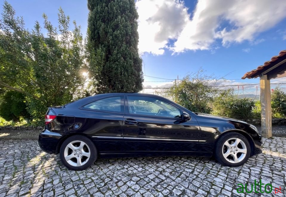 2009' Mercedes-Benz Clc-220 photo #1