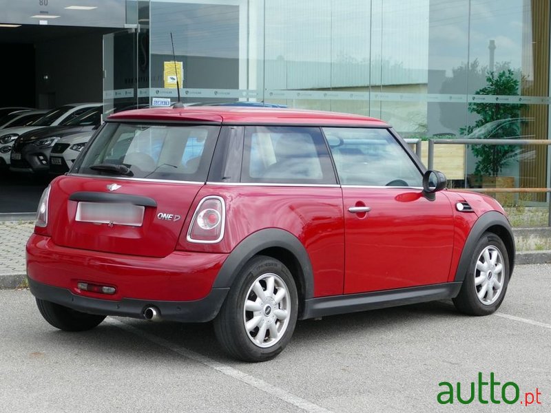 2011' MINI One D photo #4