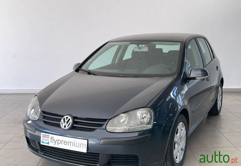 2004' Volkswagen Golf photo #1