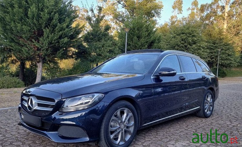 2015' Mercedes-Benz Classe C photo #2