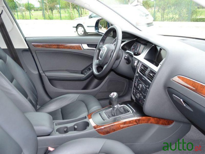 2009' Audi A4 2.0 Tdi Exclusive photo #3
