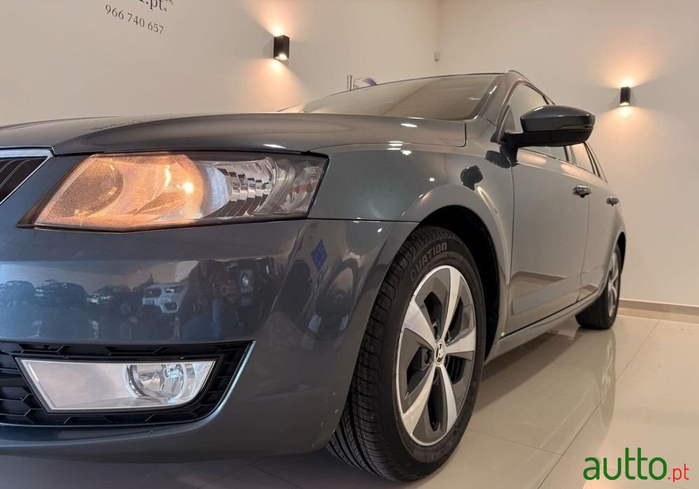 2015' Skoda Octavia Break photo #4