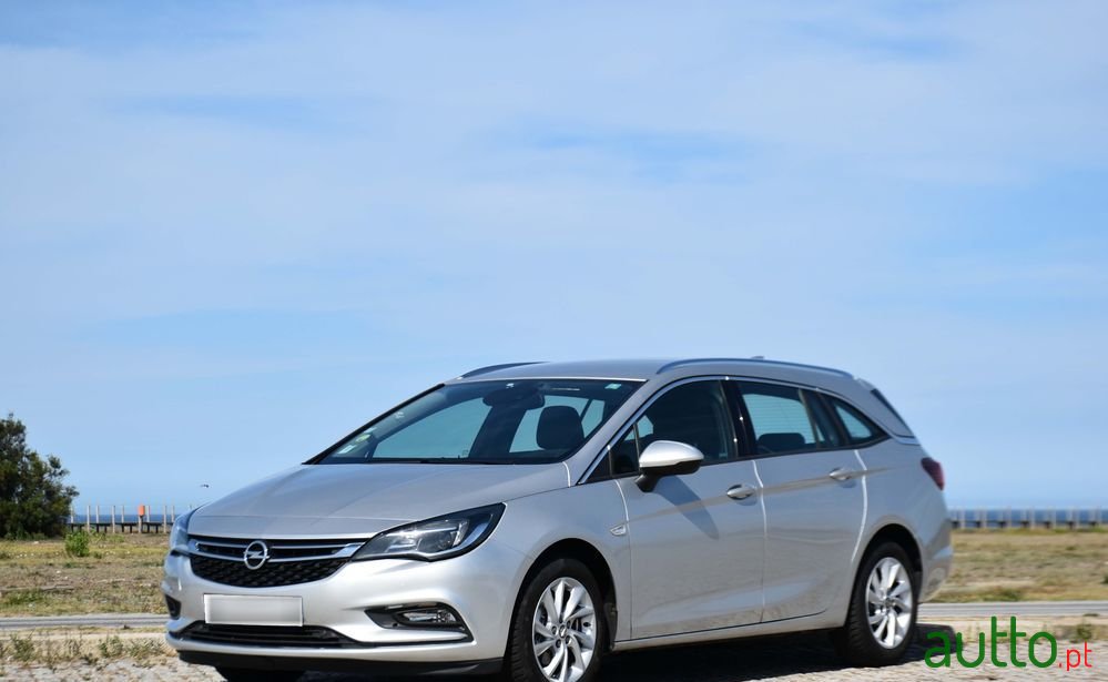 2019' Opel Astra Sports Tourer photo #3