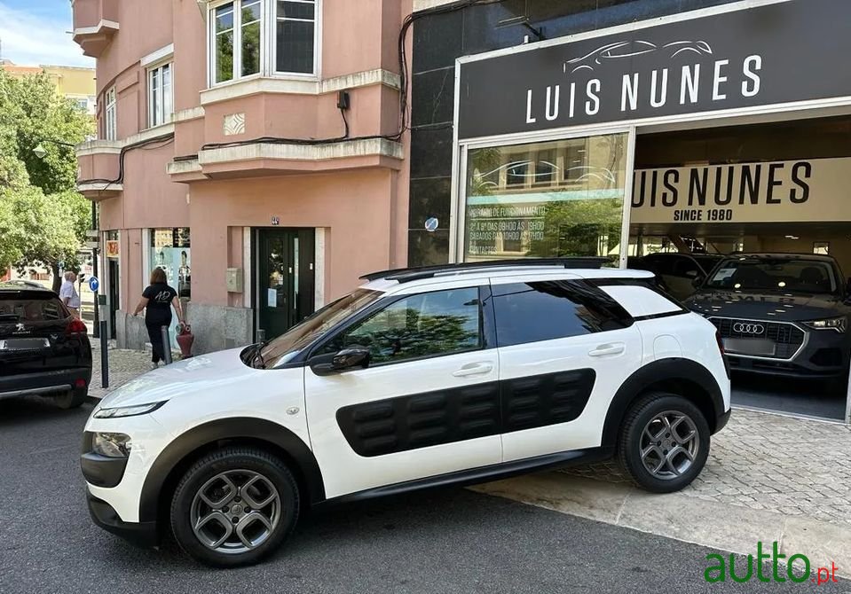 2015' Citroen C4 Cactus photo #2