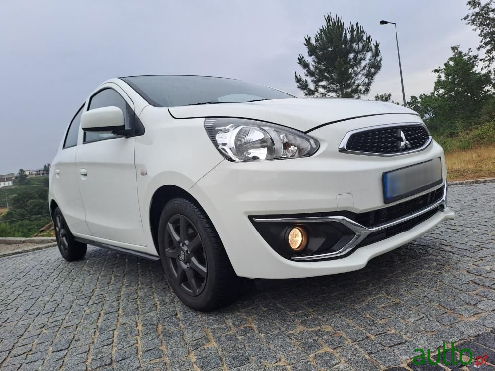 2020' Mitsubishi Space Star photo #1