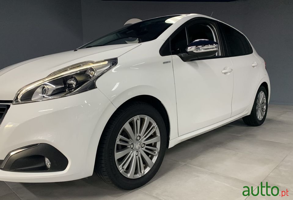 2018' Peugeot 208 photo #6