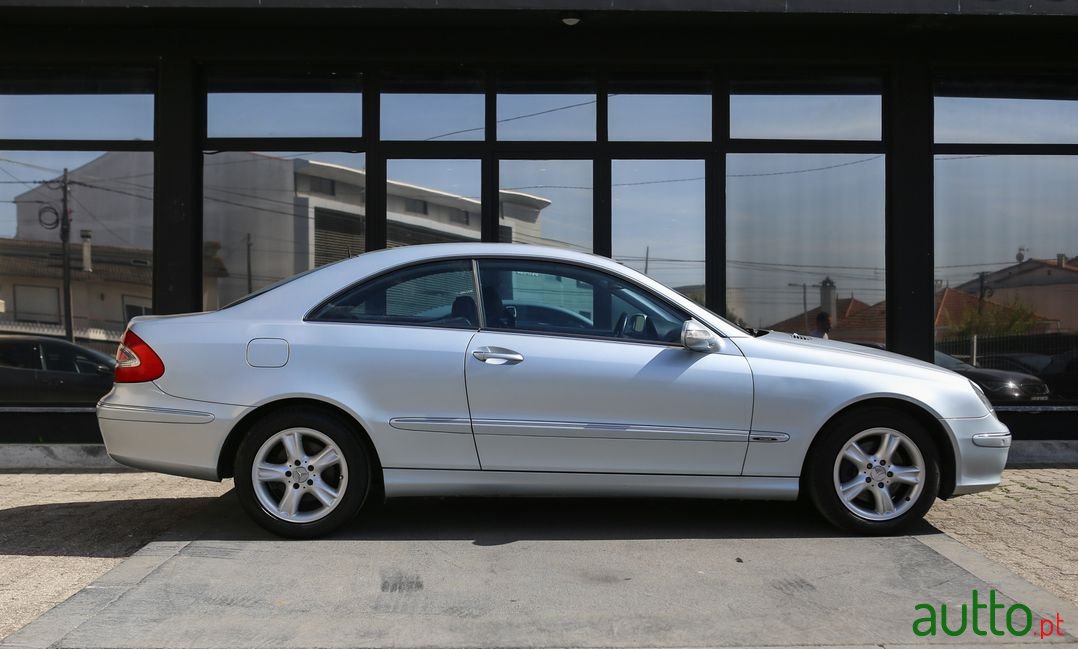 2009' Mercedes-Benz Clk-270 photo #2