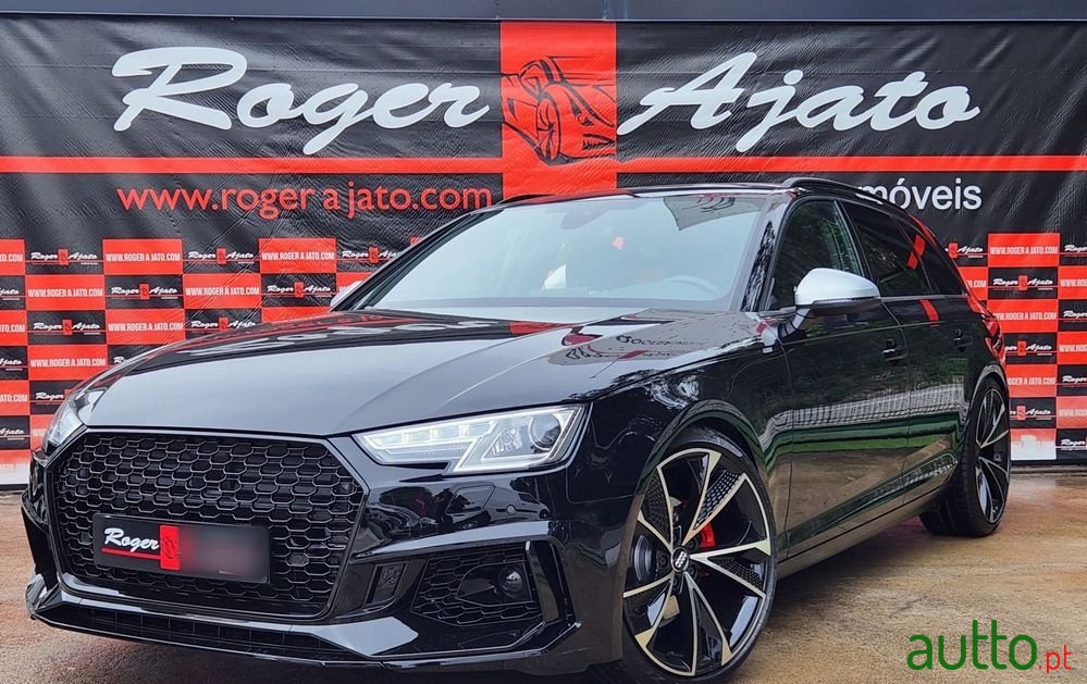 2018' Audi A4 Avant photo #1