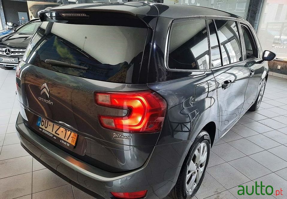 2014' Citroen C4 Grand Picasso photo #3