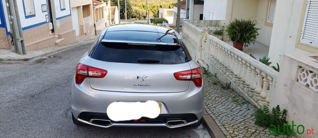 2012' Citroen DS5 photo #3