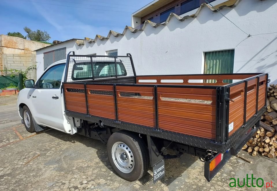 2011' Toyota Hilux photo #1