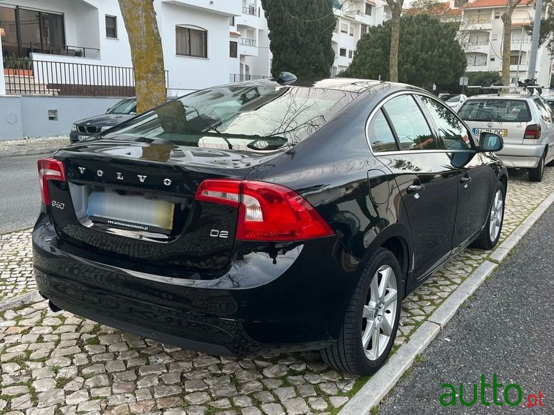 2016' Volvo S60 2.0 D2 Momentum photo #5
