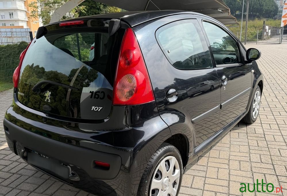 2010' Peugeot 107 1.0 Active 2-Tronic photo #4