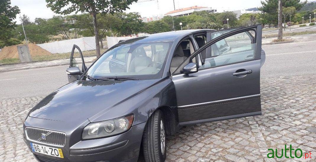 2005' Volvo V50 Nivel 2 photo #1