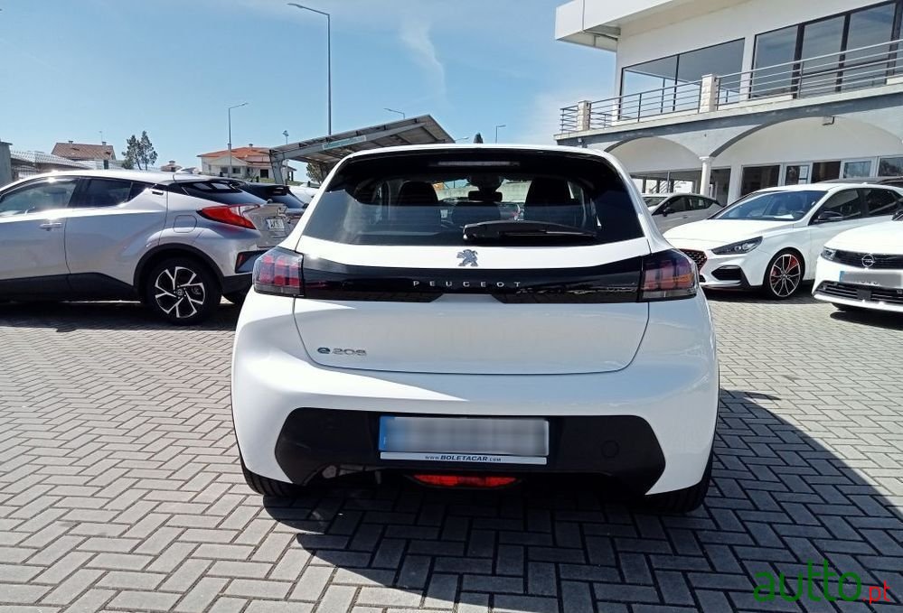 2022' Peugeot e-208 photo #6
