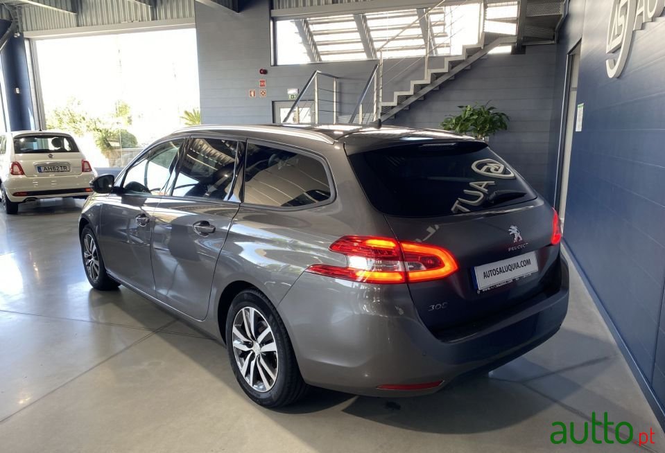 2021' Peugeot 308 Sw photo #3