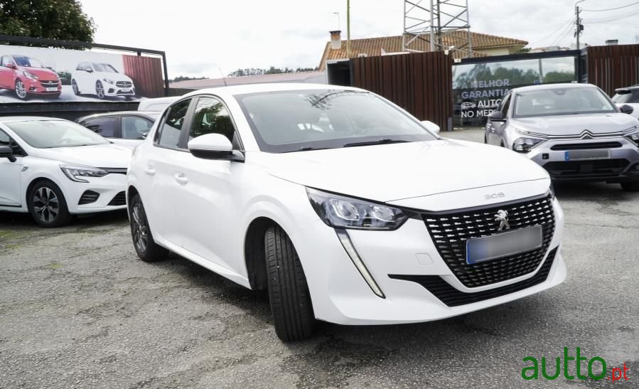 2021' Peugeot 208 photo #2