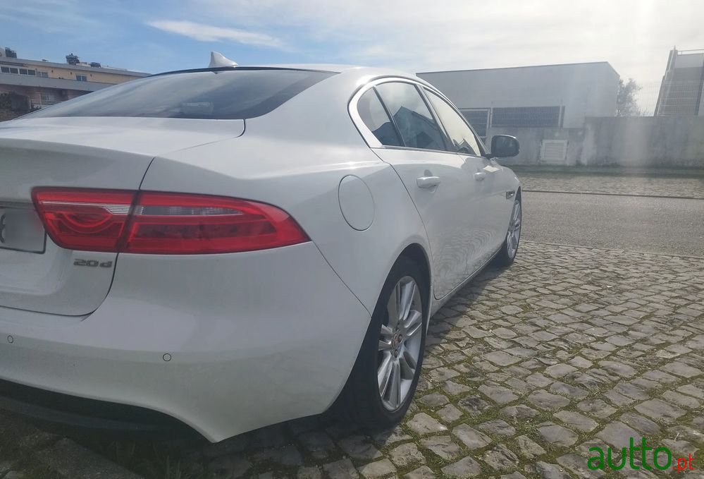 2015' Jaguar XE 2.0 D Prestige Aut. photo #6