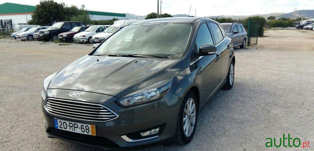 2016' Ford Focus Titanium photo #2