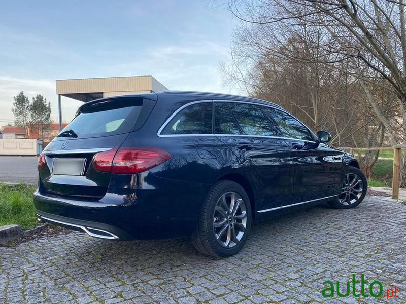2018' Mercedes-Benz Classe C photo #4